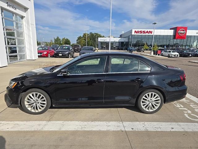 Photo of 2016 Black Uni Volkswagen Jetta