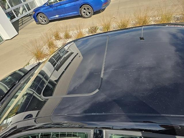 Photo of 2016 Black Uni Volkswagen Jetta