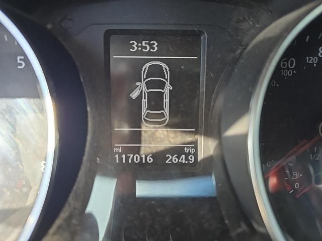 Photo of 2016 Black Uni Volkswagen Jetta