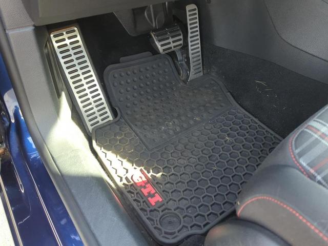 Photo of 2012 Shadow Blue Metallic Volkswagen GTI