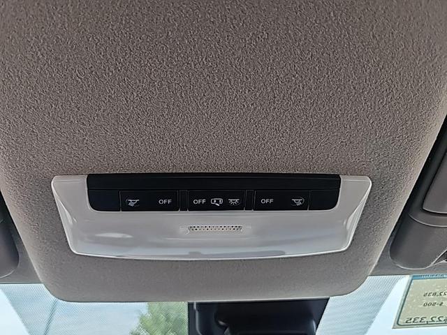 Photo of 2025 Aspen White Nissan Versa