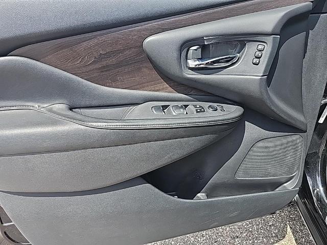 Photo of 2020 Super Black Metallic Nissan Murano