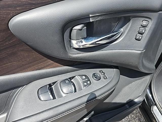Photo of 2020 Super Black Metallic Nissan Murano