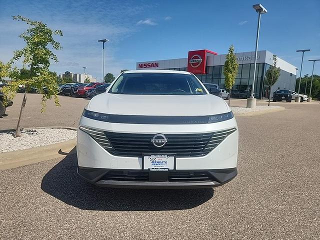 Photo of 2025 White Pearl Nissan Murano