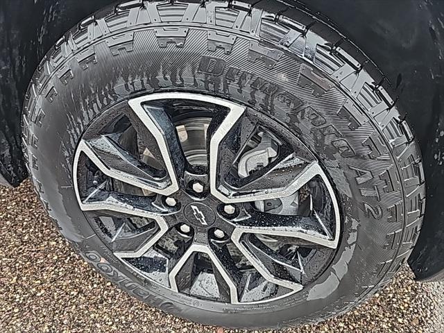 Photo of 2025 Iridescent Pearl Tricoat Chevrolet Trailblazer