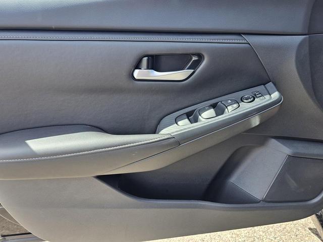 Photo of 2025 Super Black Nissan Sentra