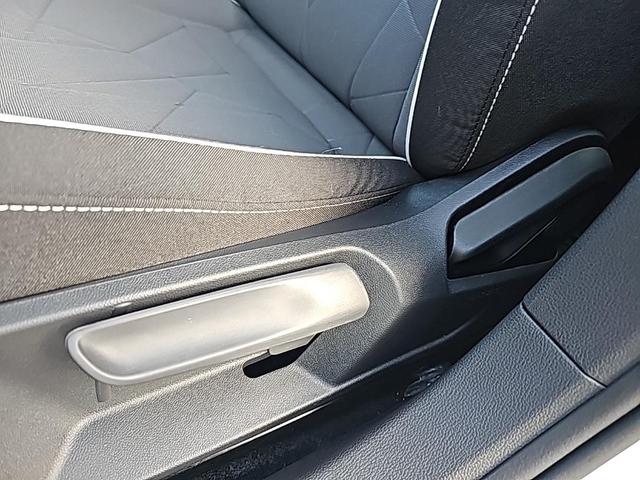 Photo of 2025 Pure White Volkswagen Jetta