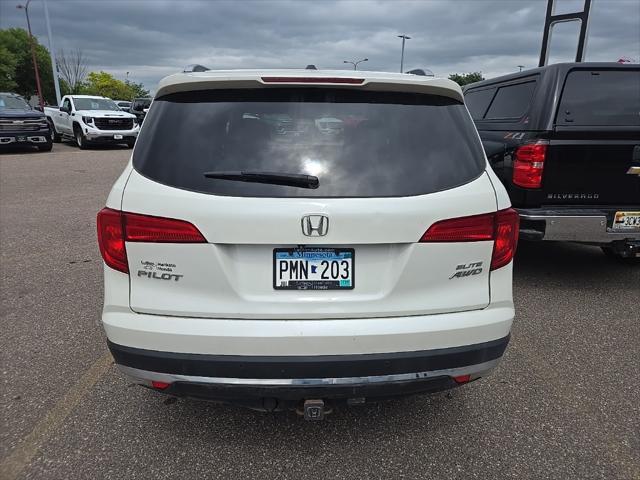 Photo of 2017 White Diamond Pearl Honda Pilot