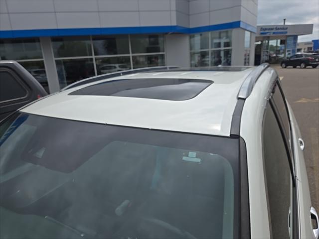 Photo of 2017 White Diamond Pearl Honda Pilot