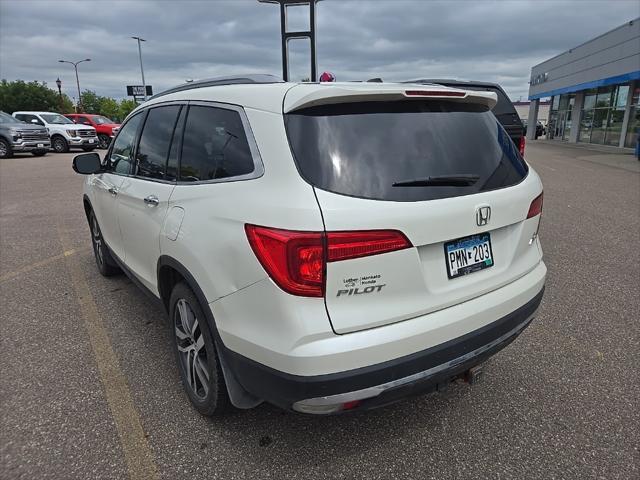 Photo of 2017 White Diamond Pearl Honda Pilot