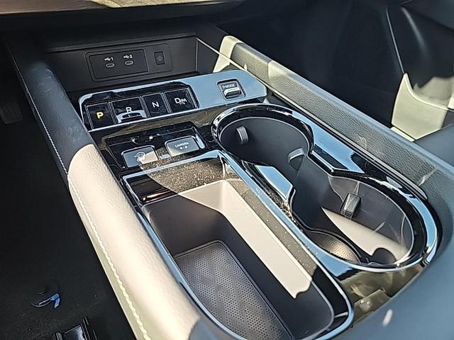 Photo of 2025 Everest White Pearl Tricoat Nissan Murano