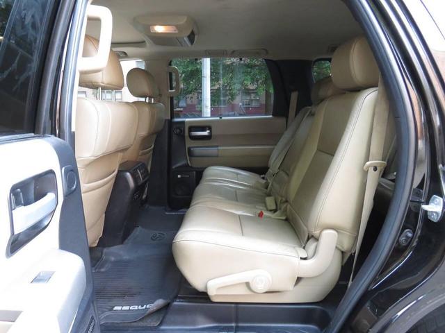 Photo of 2017 Black Toyota Sequoia