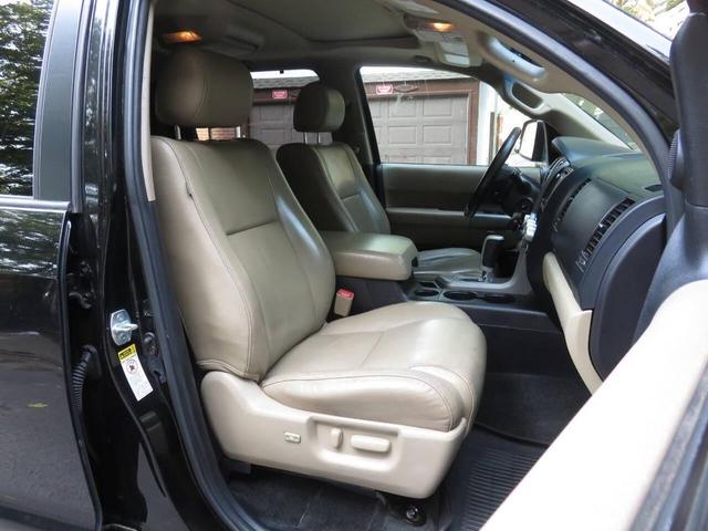 Photo of 2017 Black Toyota Sequoia