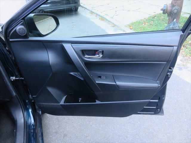 Photo of 2018 Black Sand Pearl Toyota Corolla