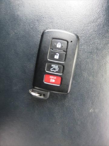 Photo of 2018 Blizzard Pearl Toyota RAV4 Hybrid
