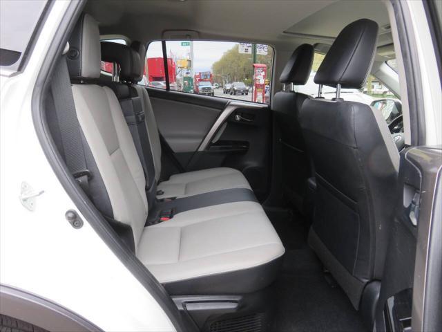 Photo of 2018 Blizzard Pearl Toyota RAV4 Hybrid