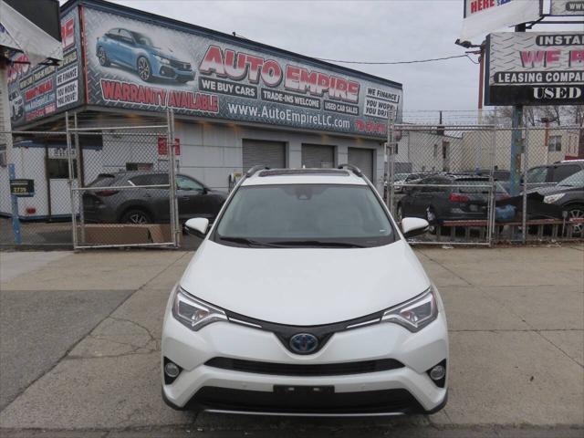 Photo of 2018 Blizzard Pearl Toyota RAV4 Hybrid