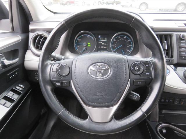 Photo of 2018 Blizzard Pearl Toyota RAV4 Hybrid