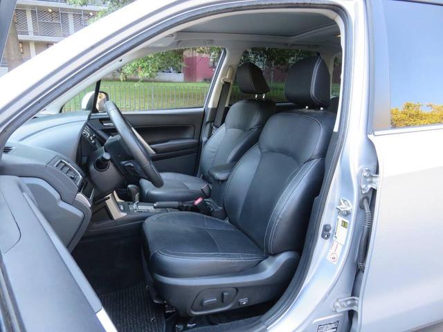 Photo of 2017 Ice Silver Metallic Subaru Forester
