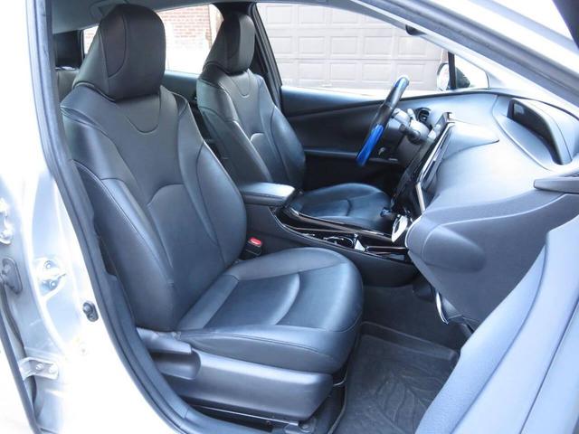 Photo of 2017 Classic Silver Metallic Toyota Prius Prime