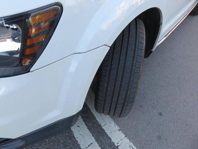 Photo of 2018 White Dodge Journey