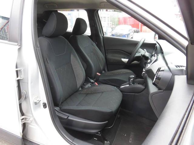 Photo of 2019 Brilliant Silver Metallic Nissan Kicks