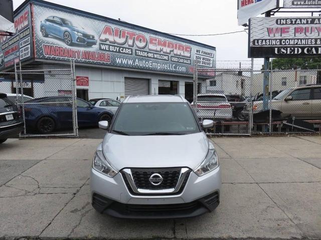 Photo of 2019 Brilliant Silver Metallic Nissan Kicks