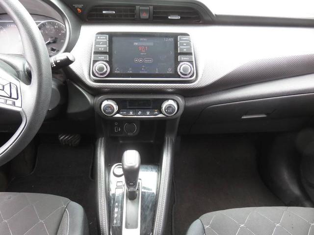 Photo of 2019 Brilliant Silver Metallic Nissan Kicks