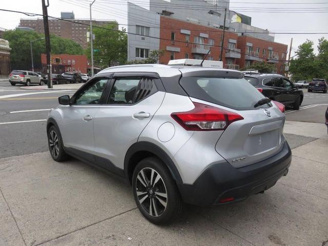 Photo of 2019 Brilliant Silver Metallic Nissan Kicks