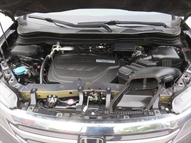 Photo of 2017 Modern Steel Metallic Honda Pilot