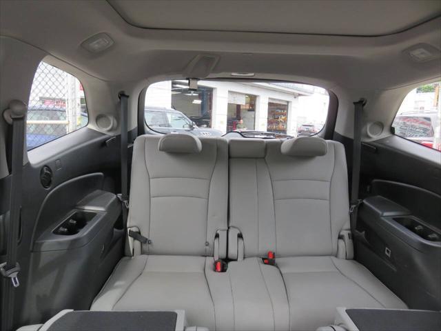 Photo of 2017 Modern Steel Metallic Honda Pilot