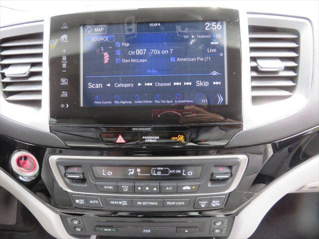 Photo of 2017 Modern Steel Metallic Honda Pilot