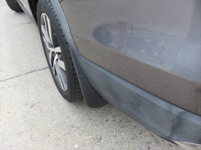 Photo of 2017 Modern Steel Metallic Honda Pilot
