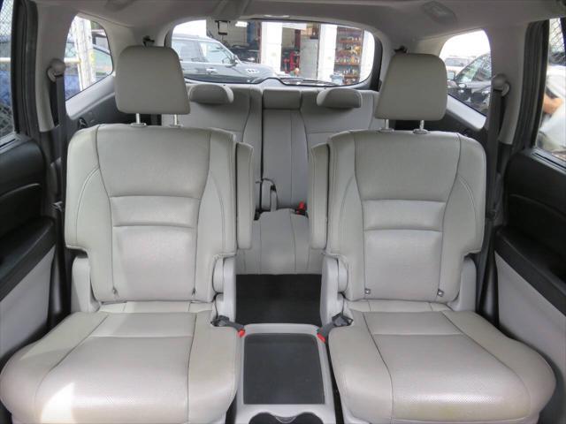 Photo of 2017 Modern Steel Metallic Honda Pilot