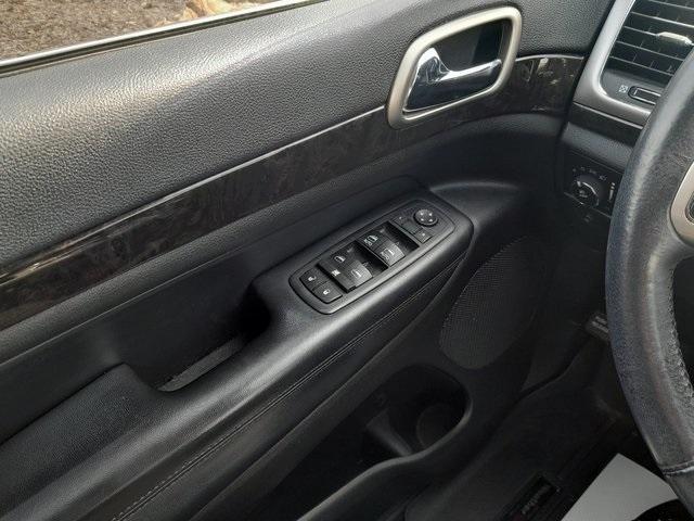 Photo of 2012 Stone White Clearcoat Jeep Grand Cherokee