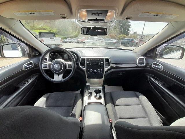Photo of 2012 Stone White Clearcoat Jeep Grand Cherokee