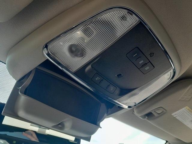 Photo of 2012 Stone White Clearcoat Jeep Grand Cherokee