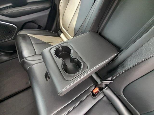Photo of 2022 Silver Zynith Jeep Grand Cherokee