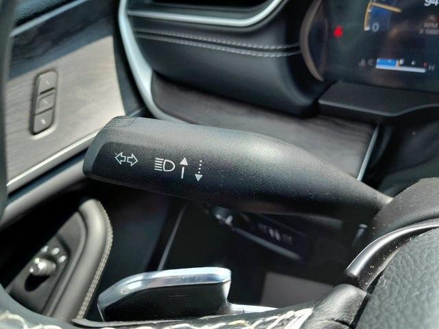 Photo of 2022 Silver Zynith Jeep Grand Cherokee