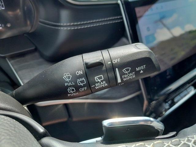 Photo of 2022 Silver Zynith Jeep Grand Cherokee