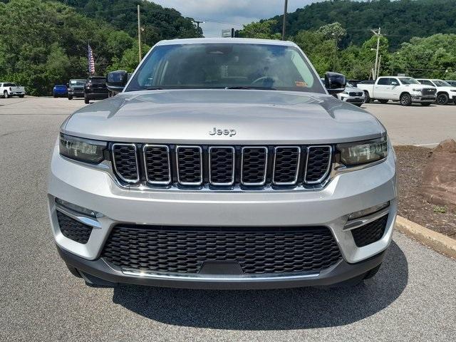Photo of 2022 Silver Zynith Jeep Grand Cherokee