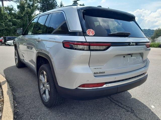 Photo of 2022 Silver Zynith Jeep Grand Cherokee