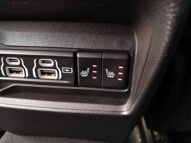 Photo of 2022 Silver Zynith Jeep Grand Cherokee