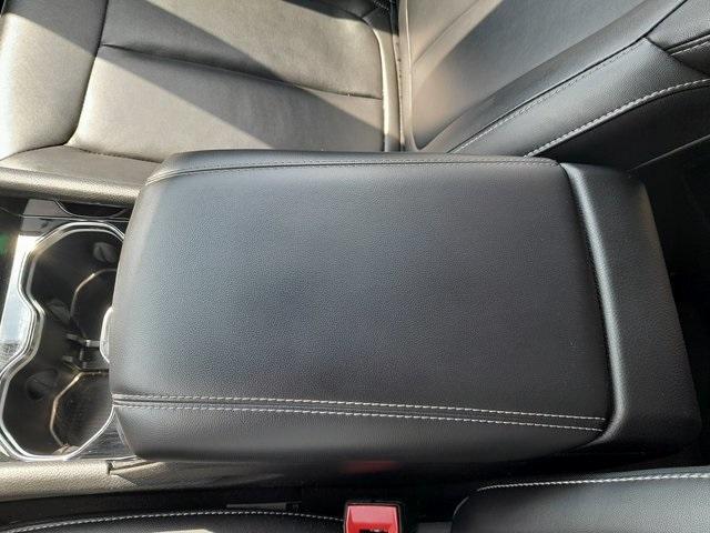 Photo of 2022 Silver Zynith Jeep Grand Cherokee