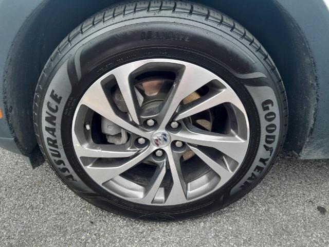 Photo of 2022 Summit White Buick Envision