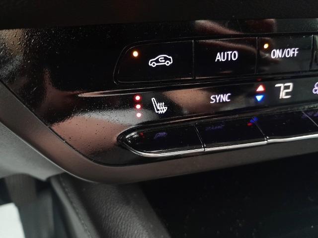 Photo of 2022 Summit White Buick Envision