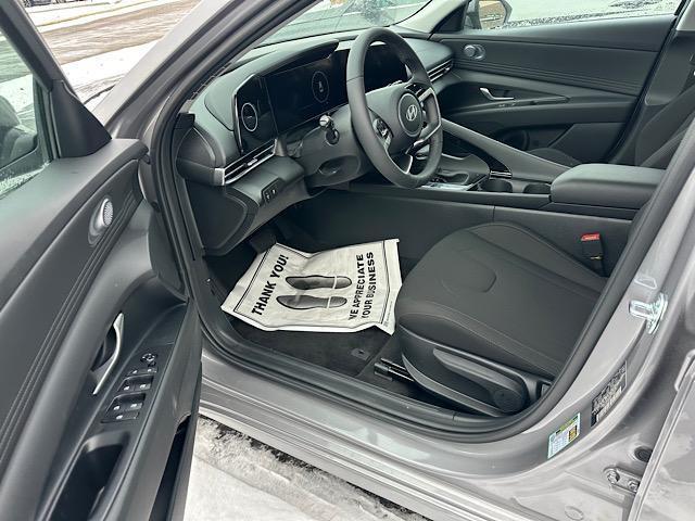 Photo of 2025 Metal Hyundai ELANTRA