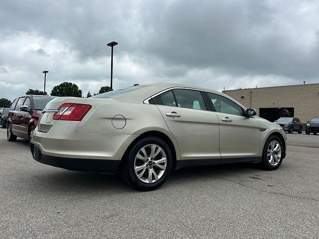Photo of 2010  Ford Taurus
