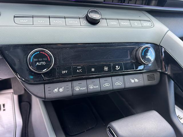 Photo of 2024 Black Hyundai ELANTRA HEV