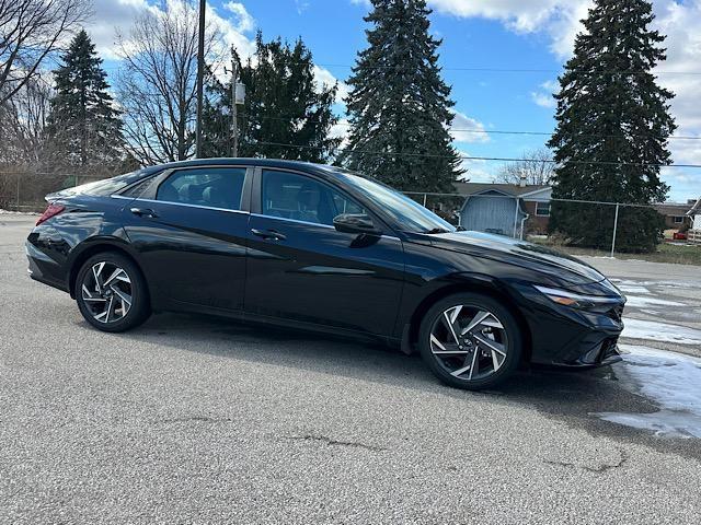 Photo of 2024 Black Hyundai ELANTRA HEV